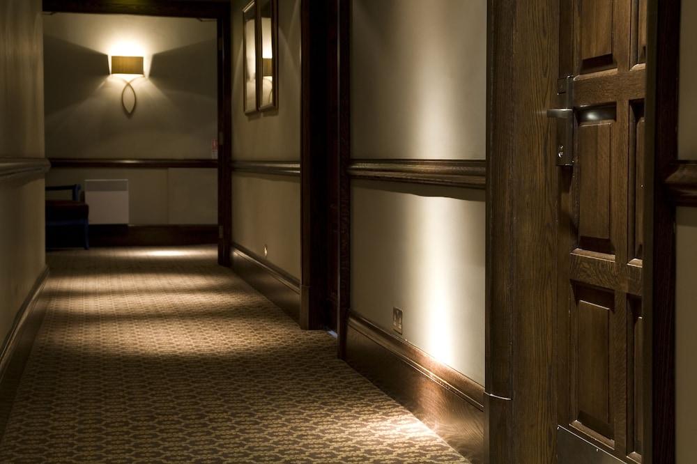 Western House At Racecourse Hotel Ayr