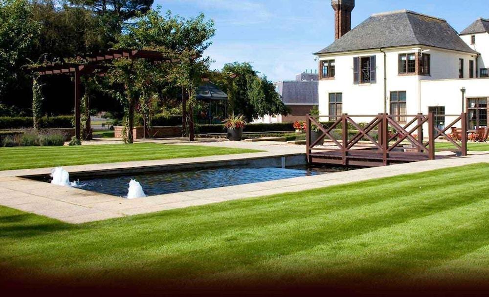 Western House At Racecourse Hotel Ayr