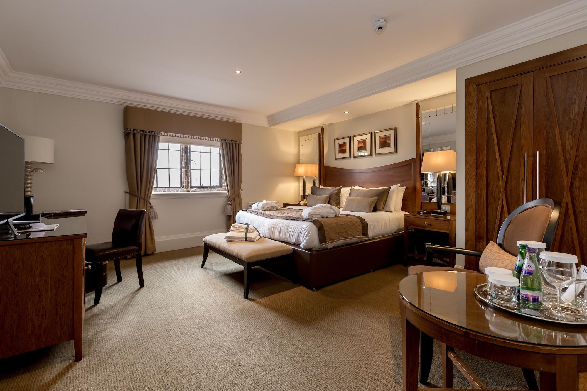 Western House At Racecourse Hotel 4*